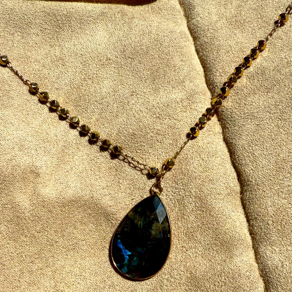 Elegant Teardrop Gray & Navy Pendant Necklace.16-18”